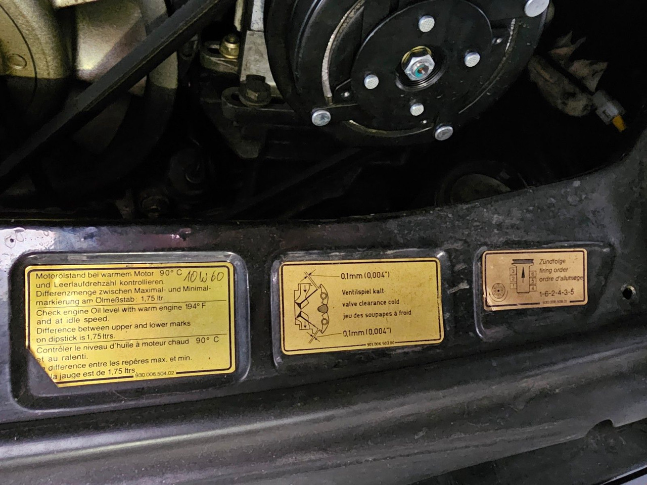 Porsche 911 3,2 Carrera Targa G-Modell - Kabrió: 4 kép. Porsche 911 3,2 Carrera Targa G-Modell - Kabrió: 4 kép.