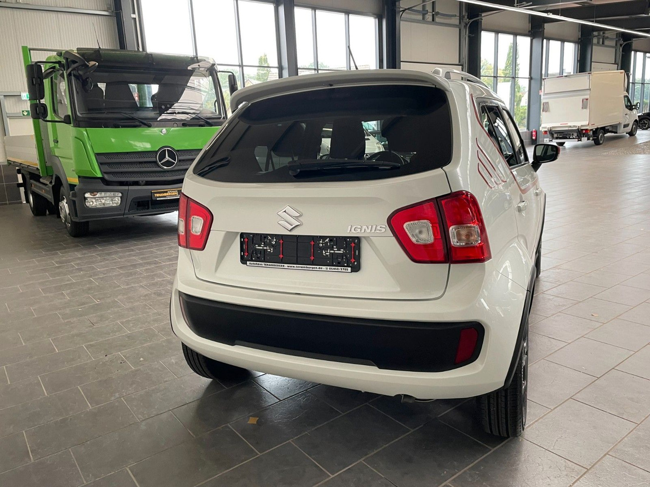 Suzuki Ignis 1,2 Intro Edtion+ - Autó: 4 kép. Suzuki Ignis 1,2 Intro Edtion+ - Autó: 4 kép.