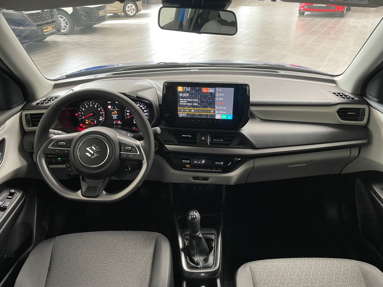 Autó Suzuki Swift 1.2 DUALJET HYBRID Comfort+: 15 kép.