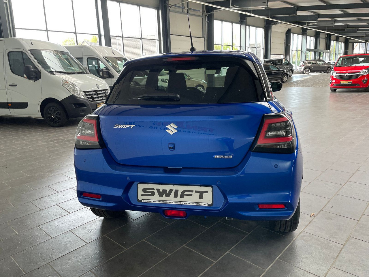Suzuki Swift 1.2 DUALJET HYBRID Comfort+ - Autó: 4 kép. Suzuki Swift 1.2 DUALJET HYBRID Comfort+ - Autó: 4 kép.