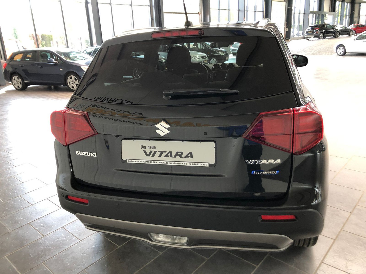 Suzuki Vitara 1.5 Hybrid Comfort+Automatik/ Panor.-Dach - Terepjáró/ SUV: 4 kép. Suzuki Vitara 1.5 Hybrid Comfort+Automatik/ Panor.-Dach - Terepjáró/ SUV: 4 kép.