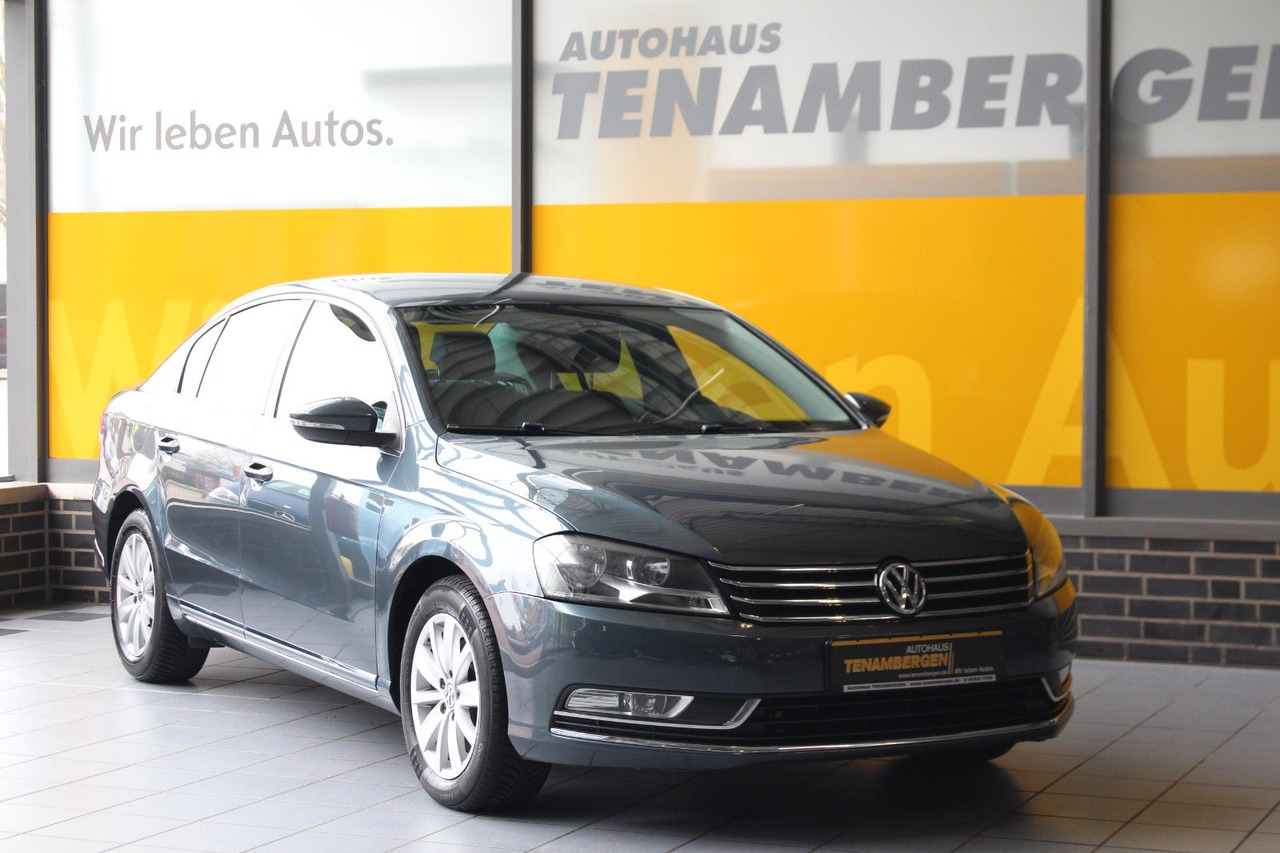Volkswagen Passat Comfortline BlueMotion Navi PDC - Autó: 2 kép. Volkswagen Passat Comfortline BlueMotion Navi PDC - Autó: 2 kép.