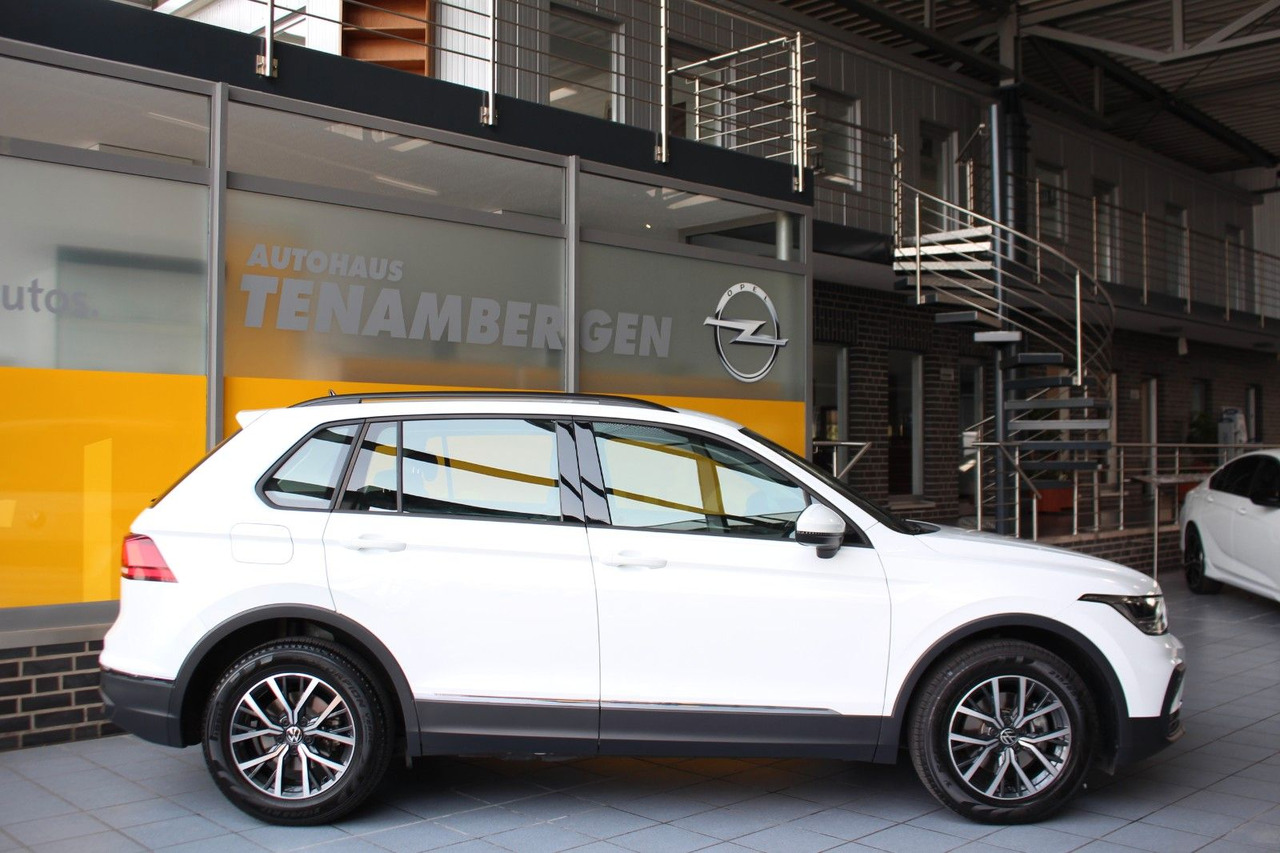 Volkswagen Tiguan Life DSG LED Kamera Navi AHK ACC - Terepjáró/ SUV: 3 kép. Volkswagen Tiguan Life DSG LED Kamera Navi AHK ACC - Terepjáró/ SUV: 3 kép.