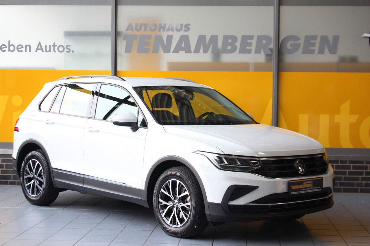 Volkswagen Tiguan Life DSG LED Kamera Navi AHK ACC - Terepjáró/ SUV: 1 kép. Volkswagen Tiguan Life DSG LED Kamera Navi AHK ACC - Terepjáró/ SUV: 1 kép.