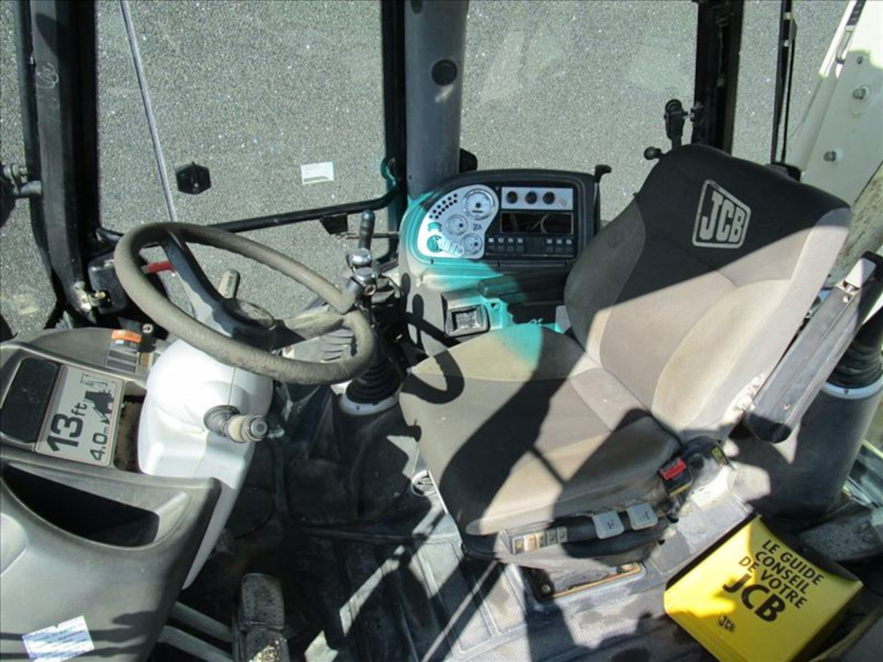 JCB 3CX Energy - Kotrórakodó: 4 kép. JCB 3CX Energy - Kotrórakodó: 4 kép.