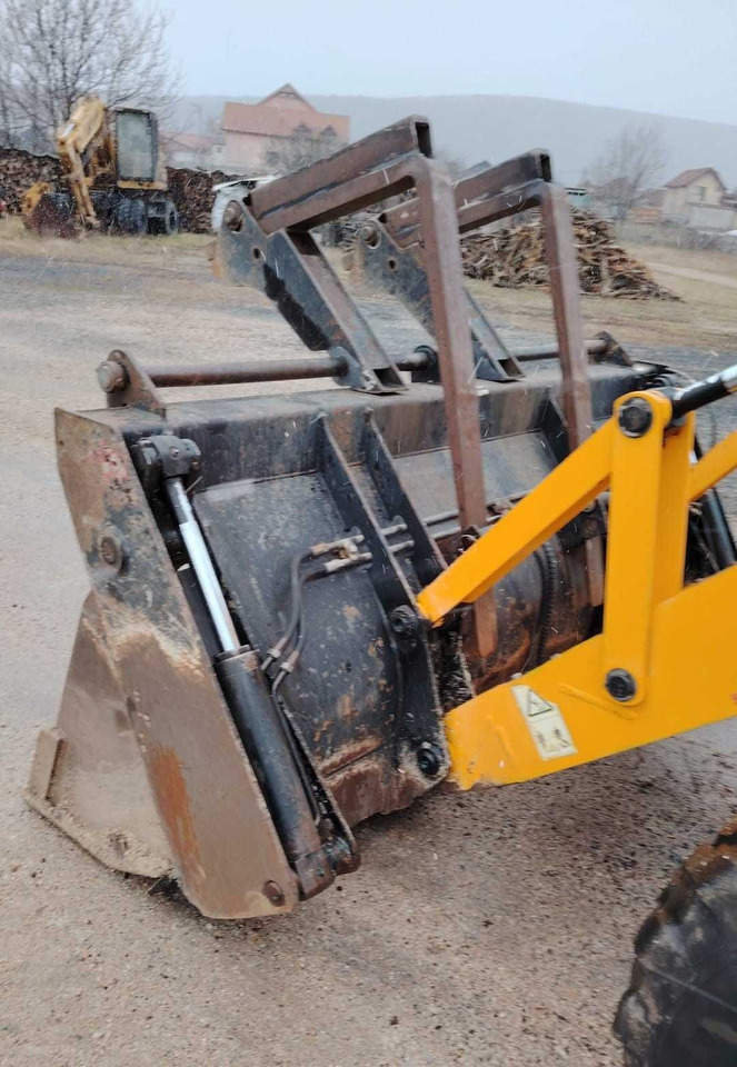 JCB 3CX - Kotrórakodó: 3 kép. JCB 3CX - Kotrórakodó: 3 kép.