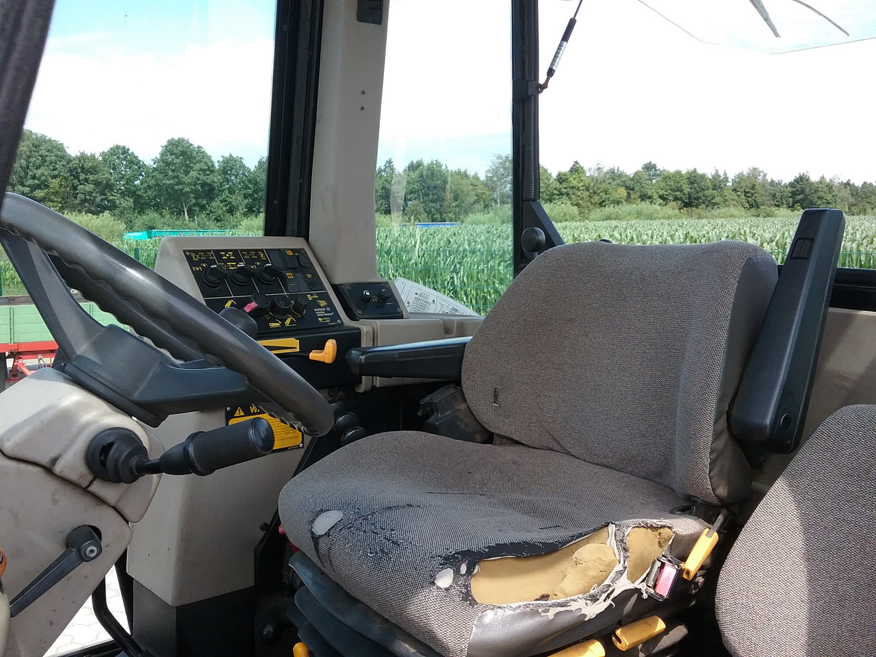 JCB Fastrac 2115 - Traktor: 4 kép. JCB Fastrac 2115 - Traktor: 4 kép.
