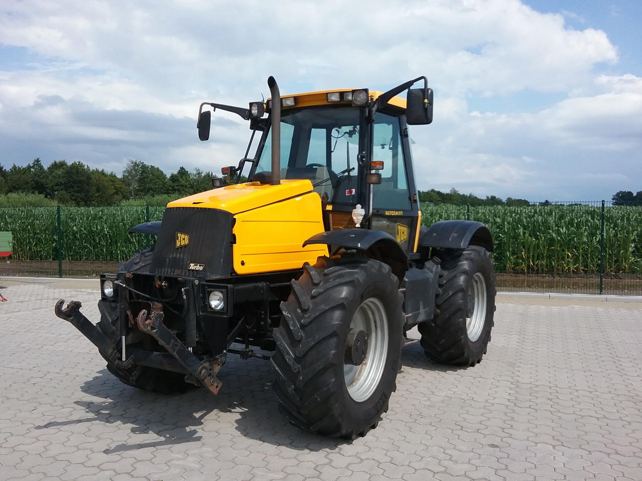 JCB Fastrac 2115 - Traktor: 1 kép. JCB Fastrac 2115 - Traktor: 1 kép.