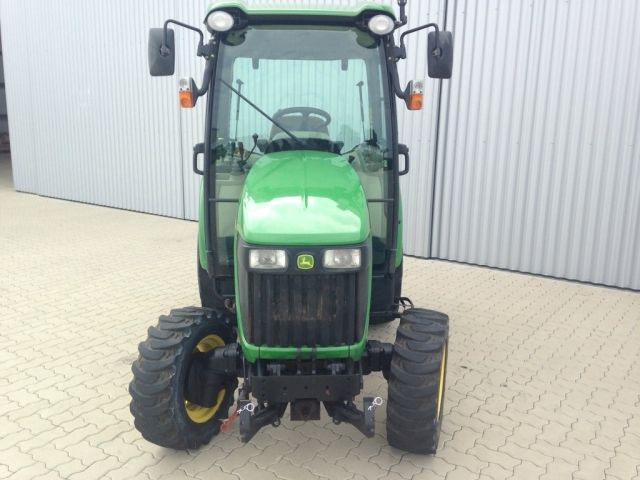 JOHN DEERE 3720 - Traktor: 1 kép. JOHN DEERE 3720 - Traktor: 1 kép.