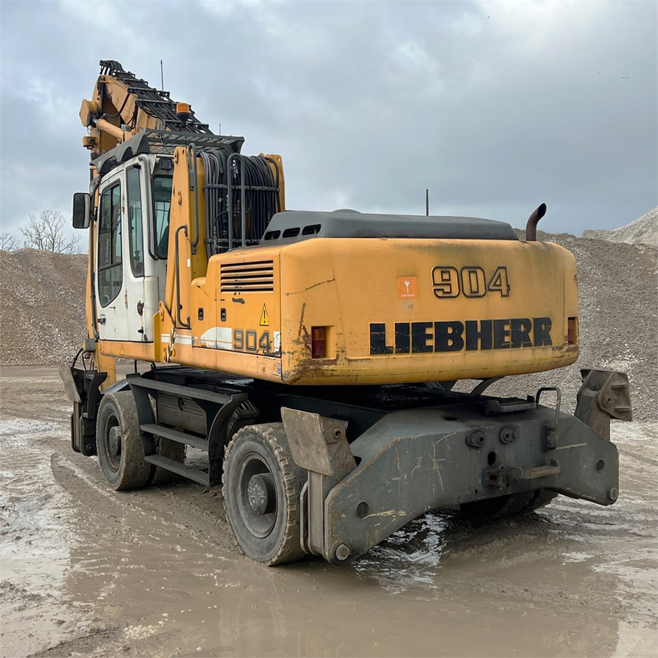Liebherr 904C HD Litronic - Gumikerekes kotró: 5 kép. Liebherr 904C HD Litronic - Gumikerekes kotró: 5 kép.