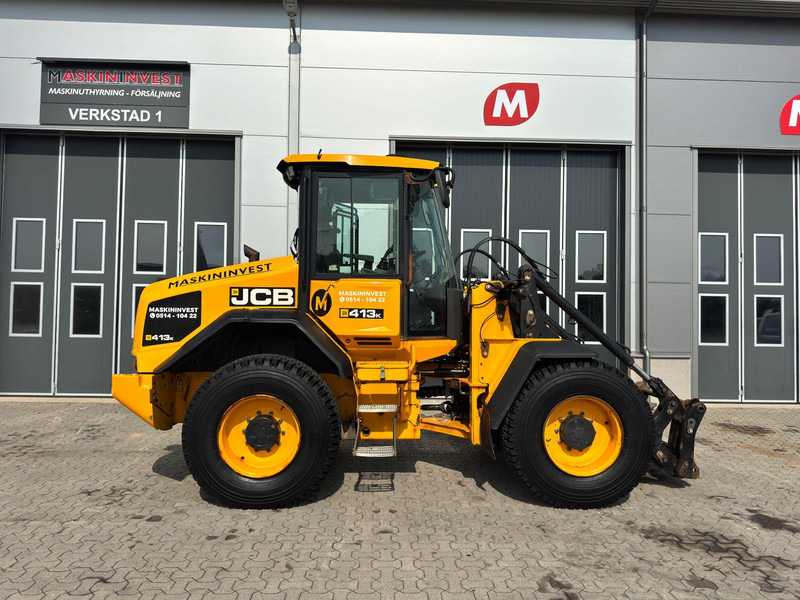JCB 413 2.800h - Gumikerekes homlokrakodó: 4 kép. JCB 413 2.800h - Gumikerekes homlokrakodó: 4 kép.