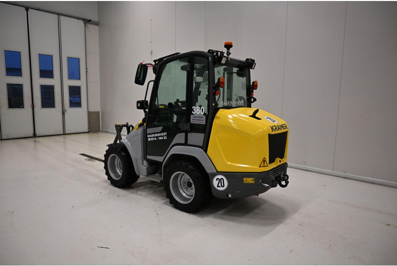 Kramer 5040 - Gumikerekes homlokrakodó: 3 kép. Kramer 5040 - Gumikerekes homlokrakodó: 3 kép.