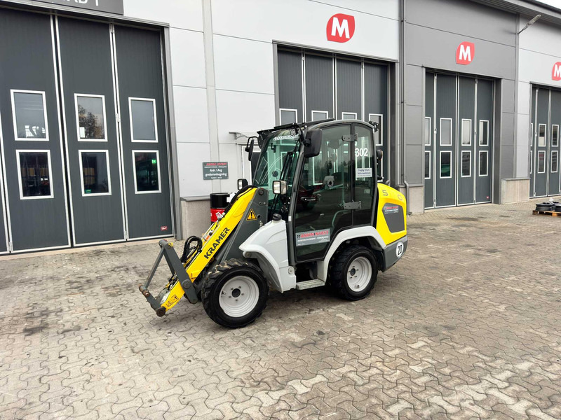 Kramer 5040 - Gumikerekes homlokrakodó: 2 kép. Kramer 5040 - Gumikerekes homlokrakodó: 2 kép.