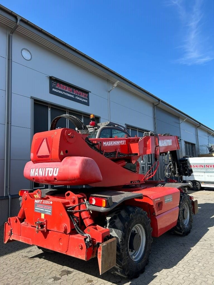 Manitou MRT 2150 - Teleszkópos rakodó: 2 kép. Manitou MRT 2150 - Teleszkópos rakodó: 2 kép.