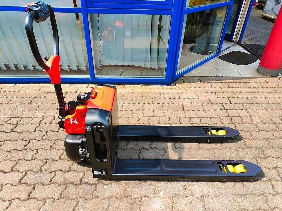 EP F4 - Kézi raklapemelő: 2 kép. EP F4 - Kézi raklapemelő: 2 kép.