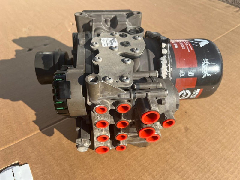 KNORR-BREMSE K137476 - Alkatrész: 3 kép. KNORR-BREMSE K137476 - Alkatrész: 3 kép.