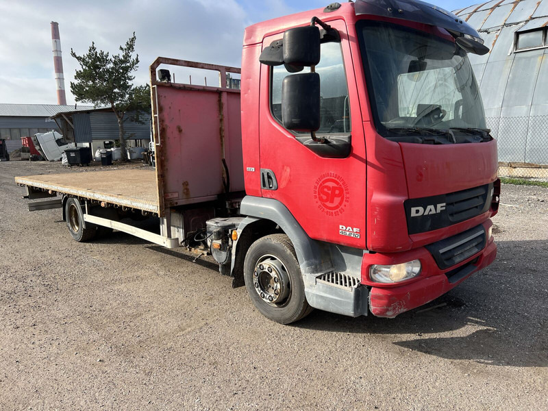 DAF LF45 210 - Platós teherautó: 2 kép. DAF LF45 210 - Platós teherautó: 2 kép.
