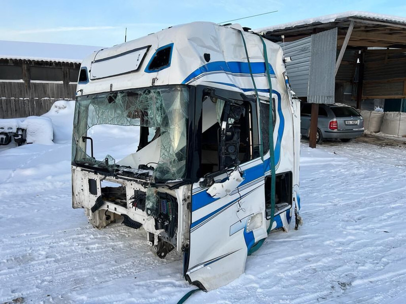 Scania R730 - Fülke és belső tér: 2 kép. Scania R730 - Fülke és belső tér: 2 kép.