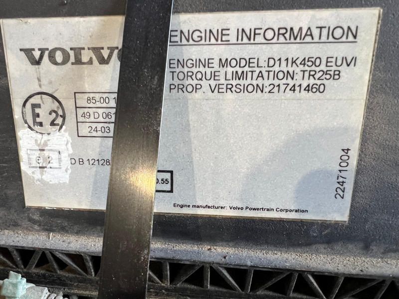 Volvo D11K450 K1 - Motor: 5 kép. Volvo D11K450 K1 - Motor: 5 kép.