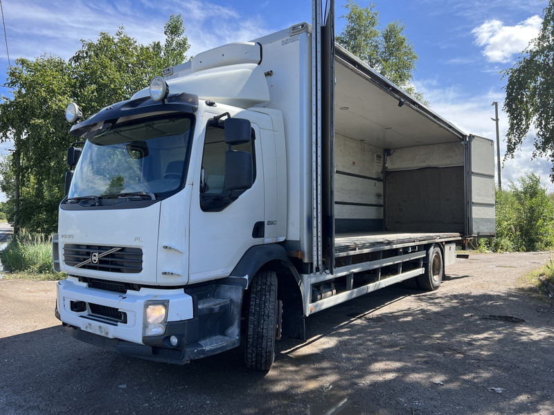 Dobozos felépítményű teherautó Volvo FL 290: 9 kép.