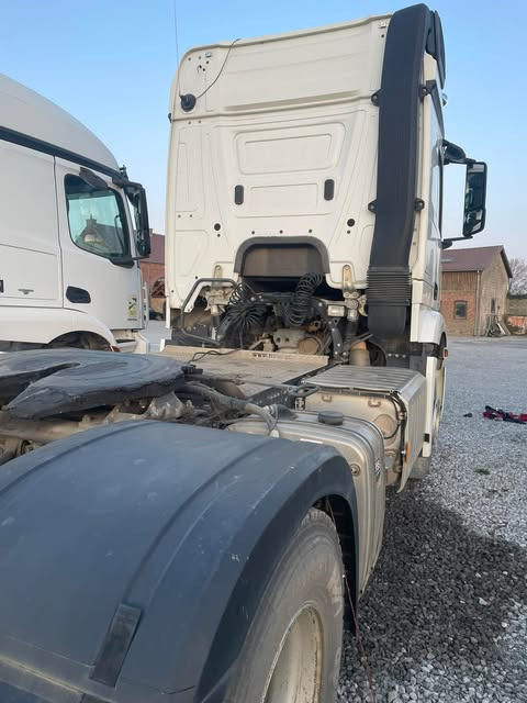 Mercedes-beenz aroc - Nyergesvontató: 4 kép. Mercedes-beenz aroc - Nyergesvontató: 4 kép.