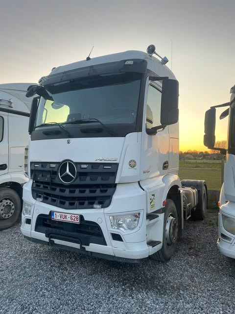 Mercedes-beenz aroc - Nyergesvontató: 2 kép. Mercedes-beenz aroc - Nyergesvontató: 2 kép.