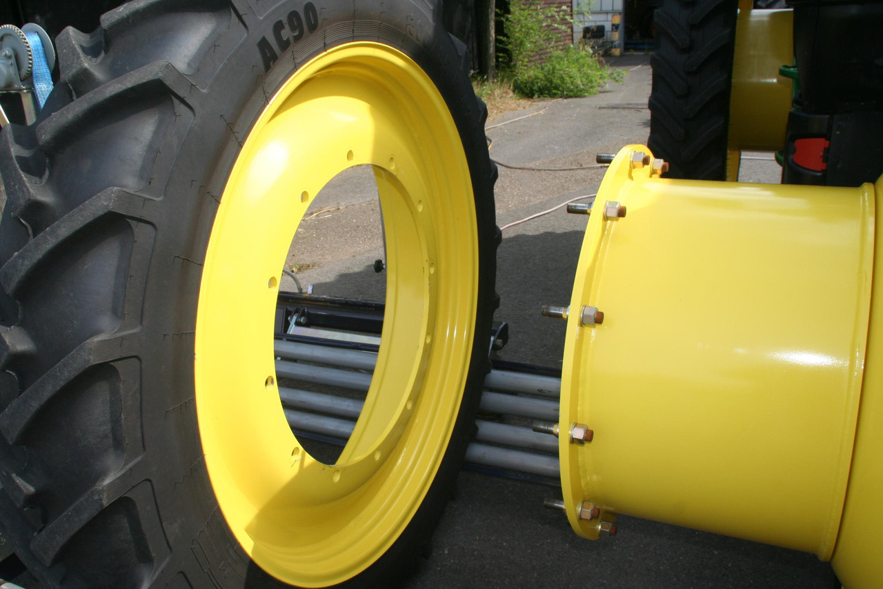Vari-Quick track-adjustable agricultural rims - Felni - Mezőgazdasági gépek: 5 kép. Vari-Quick track-adjustable agricultural rims - Felni - Mezőgazdasági gépek: 5 kép.