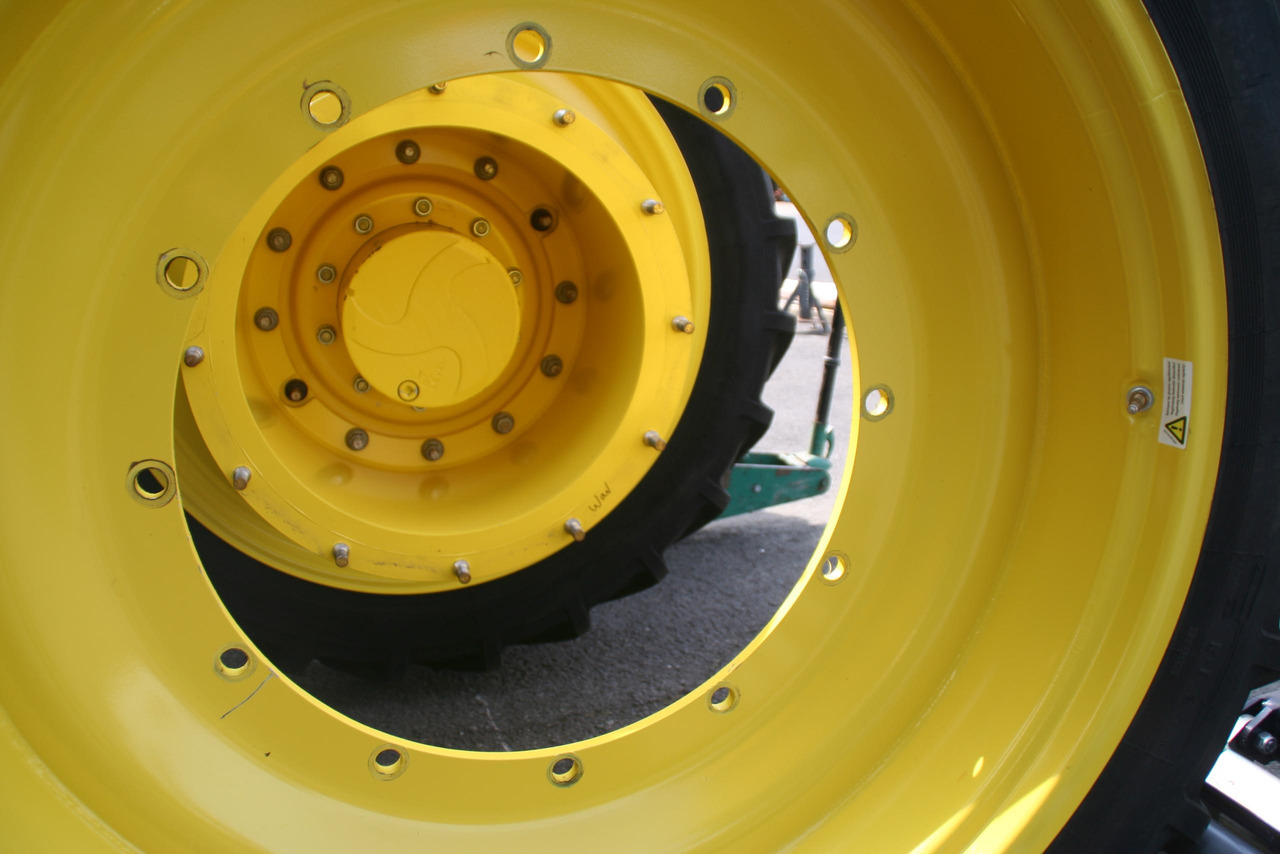 Vari-Quick track-adjustable agricultural rims - Felni - Mezőgazdasági gépek: 4 kép. Vari-Quick track-adjustable agricultural rims - Felni - Mezőgazdasági gépek: 4 kép.