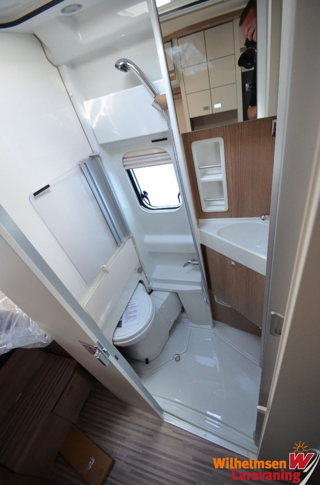 Kempingautó Malibu Van charming GT skyview 640 LE K Messe 28.3-30.3: 14 kép.