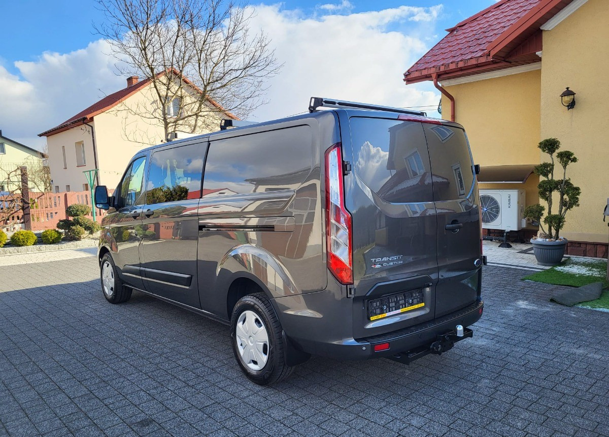 Ford Custom Long 5- osobowy Doka Bogato Doposażony - Duplakabinos kisteherautó: 2 kép. Ford Custom Long 5- osobowy Doka Bogato Doposażony - Duplakabinos kisteherautó: 2 kép.