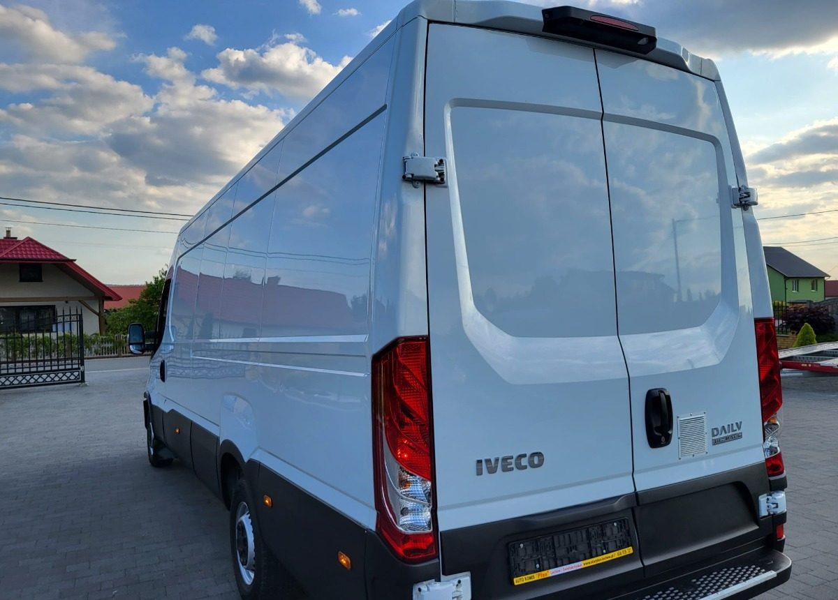 Iveco Iveco 180 Himatic 3.0 180hp Maxi -v Led -Xenon- v Led-Xenon - Furgon: 4 kép. Iveco Iveco 180 Himatic 3.0 180hp Maxi -v Led -Xenon- v Led-Xenon - Furgon: 4 kép.