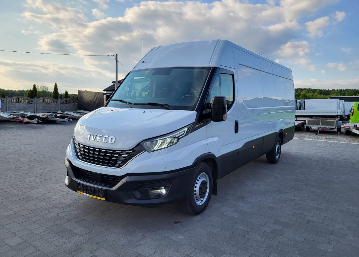 Iveco Iveco 180 Himatic 3.0 180hp Maxi -v Led -Xenon- v Led-Xenon - Furgon: 1 kép. Iveco Iveco 180 Himatic 3.0 180hp Maxi -v Led -Xenon- v Led-Xenon - Furgon: 1 kép.