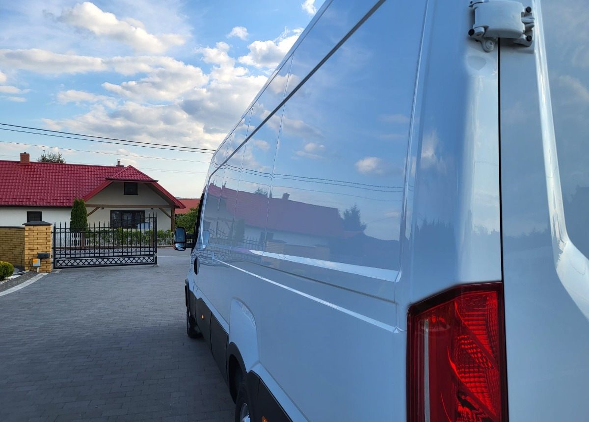 Iveco Iveco 180 Himatic 3.0 180hp Maxi -v Led -Xenon- v Led-Xenon - Furgon: 5 kép. Iveco Iveco 180 Himatic 3.0 180hp Maxi -v Led -Xenon- v Led-Xenon - Furgon: 5 kép.