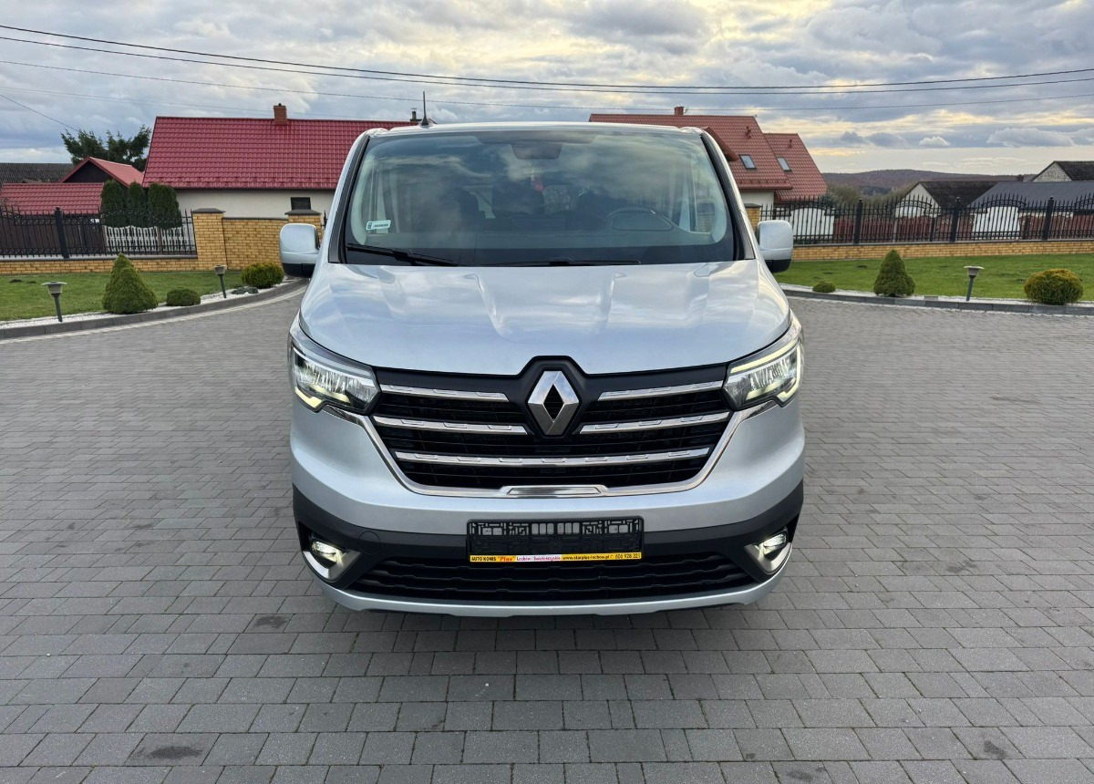 Renault Trafic 2.0 150 ps. Bezwypadkowy Salonowy Serwisowany - Minibusz, Kisbusz: 2 kép. Renault Trafic 2.0 150 ps. Bezwypadkowy Salonowy Serwisowany - Minibusz, Kisbusz: 2 kép.