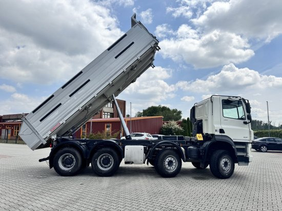 DAF CF 480 FAG Kipper 8x4 MX-13 355H3 - Billenőplatós teherautó: 3 kép. DAF CF 480 FAG Kipper 8x4 MX-13 355H3 - Billenőplatós teherautó: 3 kép.
