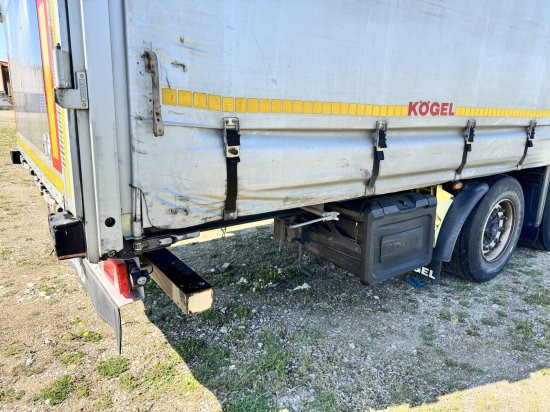 Ponyvás félpótkocsi Kögel SN 24-1: 9 kép.