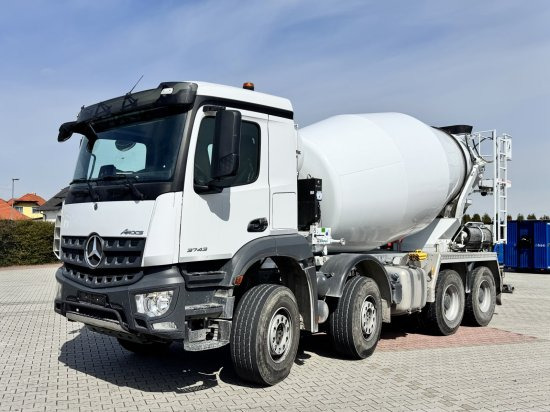 Mercedes-Benz AROCS 3743 Schwing Stetter - Betonmixer: 1 kép. Mercedes-Benz AROCS 3743 Schwing Stetter - Betonmixer: 1 kép.