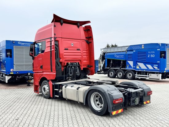 MAN TGX 18.470 E6 TipMatic Effizienz & Komfort Ready for Work - Nyergesvontató: 4 kép. MAN TGX 18.470 E6 TipMatic Effizienz & Komfort Ready for Work - Nyergesvontató: 4 kép.