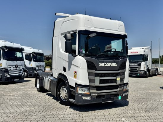Scania R450 3 Stück verfügbar DC 13 164 Euro 6 Highline Retarder - Nyergesvontató: 1 kép. Scania R450 3 Stück verfügbar DC 13 164 Euro 6 Highline Retarder - Nyergesvontató: 1 kép.