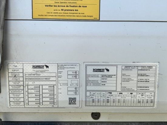 Schmitz SCS BS/Curtainsider S3T - Ponyvás félpótkocsi: 3 kép. Schmitz SCS BS/Curtainsider S3T - Ponyvás félpótkocsi: 3 kép.