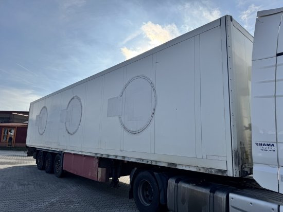Schmitz SKO24 - Félpótkocsi dobozos: 1 kép. Schmitz SKO24 - Félpótkocsi dobozos: 1 kép.