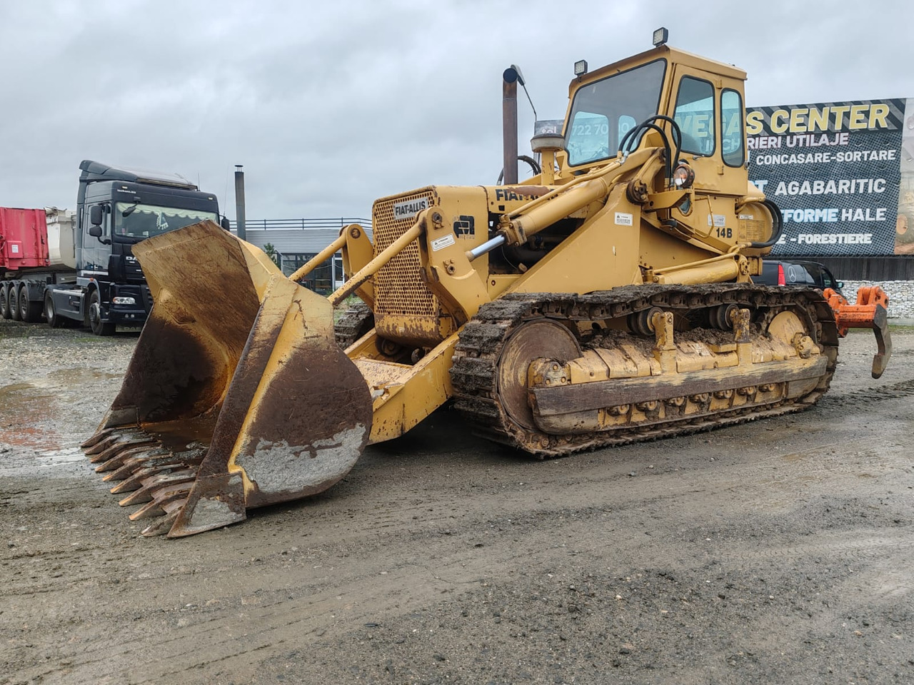 Fiat Allis FL14B - Lánctalpas homlokrakodó: 1 kép. Fiat Allis FL14B - Lánctalpas homlokrakodó: 1 kép.