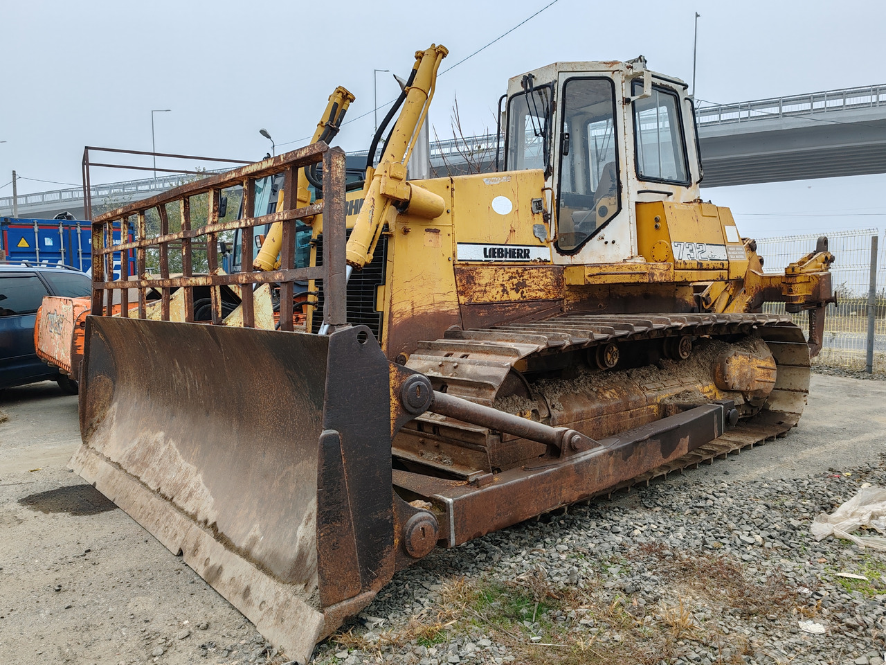 Liebherr PR 732 - Buldózer: 1 kép. Liebherr PR 732 - Buldózer: 1 kép.