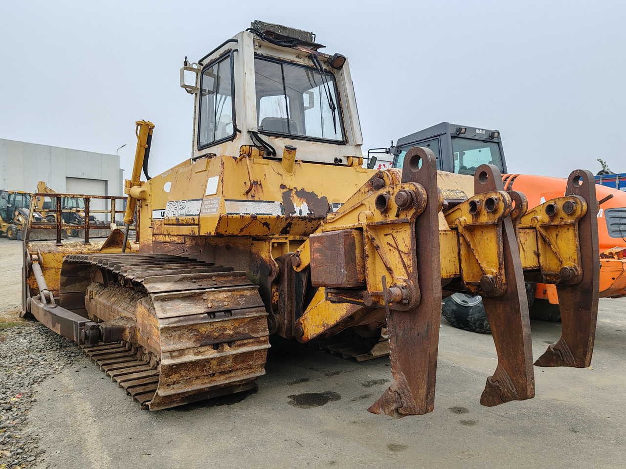 Liebherr PR 732 - Buldózer: 4 kép. Liebherr PR 732 - Buldózer: 4 kép.