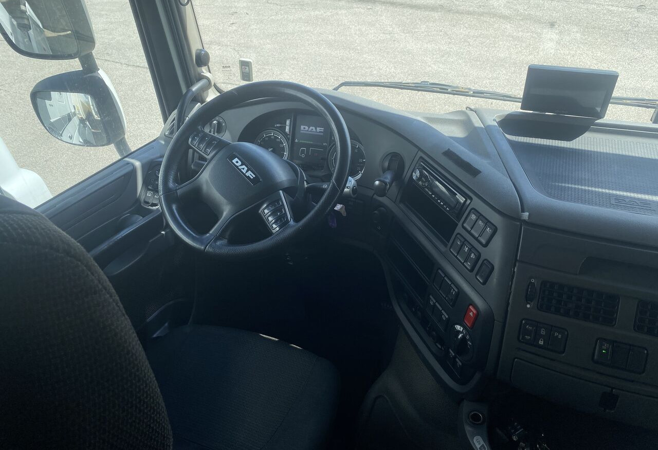 DAF - Nyergesvontató: 4 kép. DAF - Nyergesvontató: 4 kép.