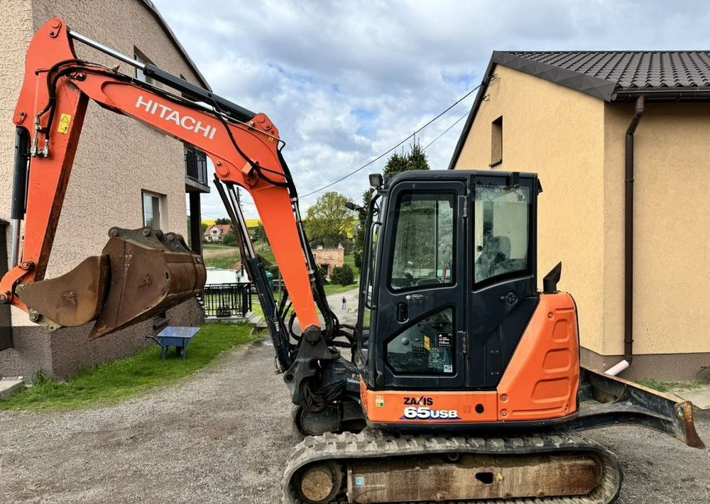 Hitachi ZX65USB-6 CLR - Lánctalpas kotró: 2 kép. Hitachi ZX65USB-6 CLR - Lánctalpas kotró: 2 kép.