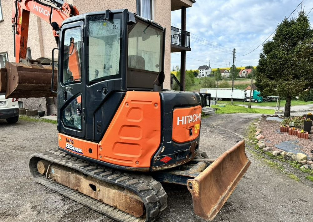 Hitachi ZX65USB-6 CLR - Lánctalpas kotró: 3 kép. Hitachi ZX65USB-6 CLR - Lánctalpas kotró: 3 kép.
