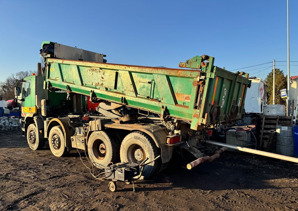 Iveco EuroTrakker - Billenőplatós teherautó: 4 kép. Iveco EuroTrakker - Billenőplatós teherautó: 4 kép.