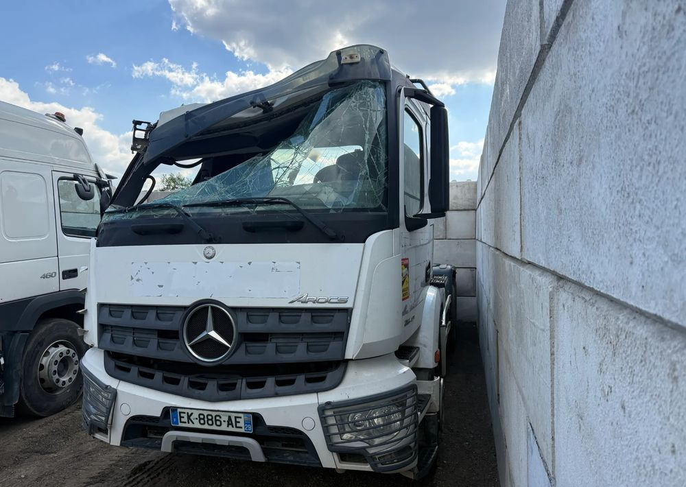 Mercedes-Benz Arocs 2640 - Horgos rakodó teherautó: 1 kép. Mercedes-Benz Arocs 2640 - Horgos rakodó teherautó: 1 kép.