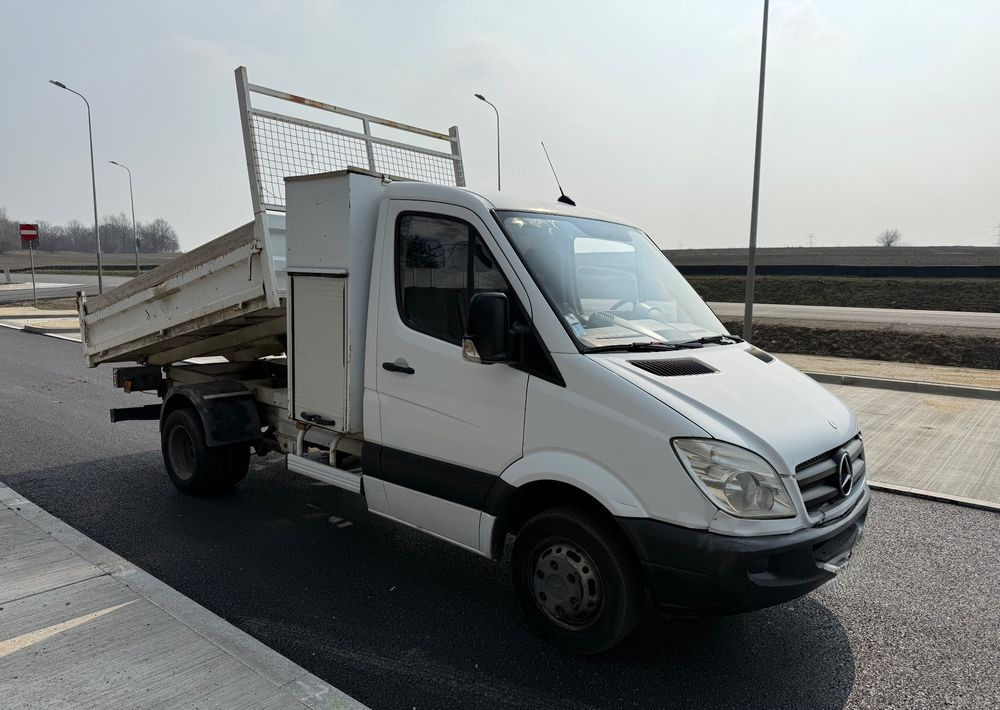Mercedes-Benz Sprinter 516 CDI - Billenőplatós kisteherautó: 1 kép. Mercedes-Benz Sprinter 516 CDI - Billenőplatós kisteherautó: 1 kép.